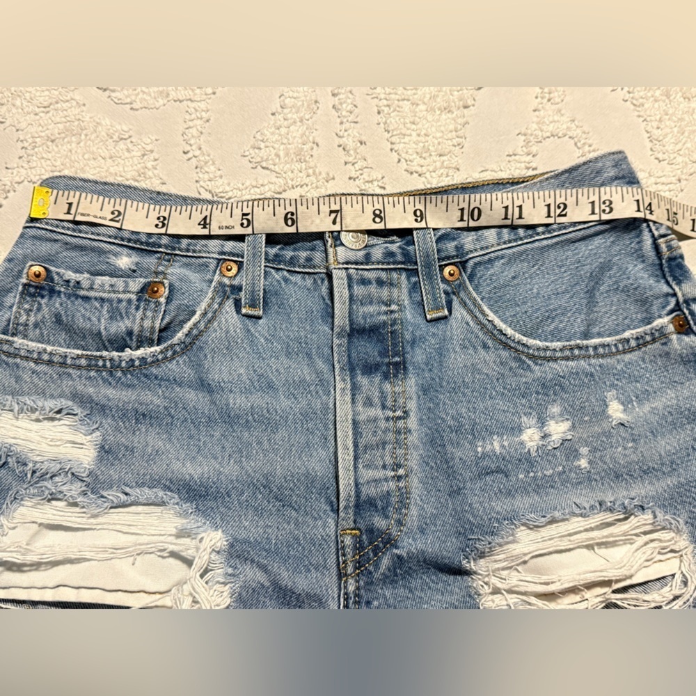 Levi's 501 Original High-Rise Cut-Off Denim Shorts. - Picture 7 of 8